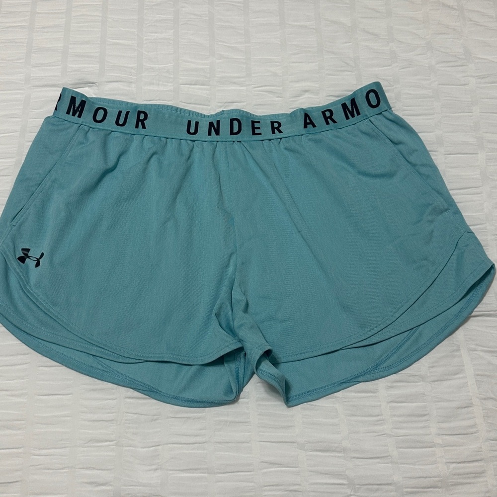 Under Armour women’s athletic shorts size XL. Never worn